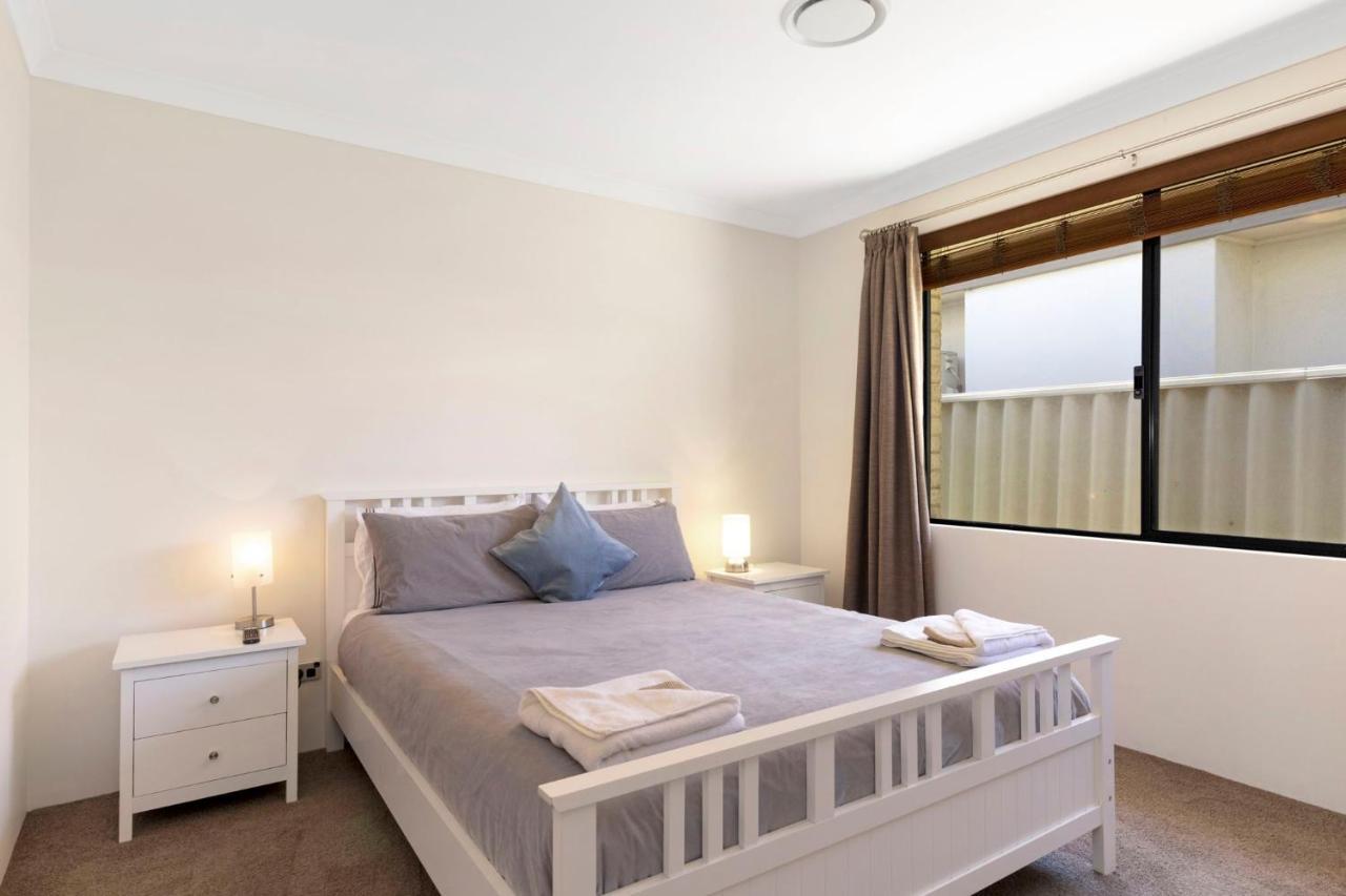 Baudins Of Busselton Bed And Breakfast - Adults Only Экстерьер фото