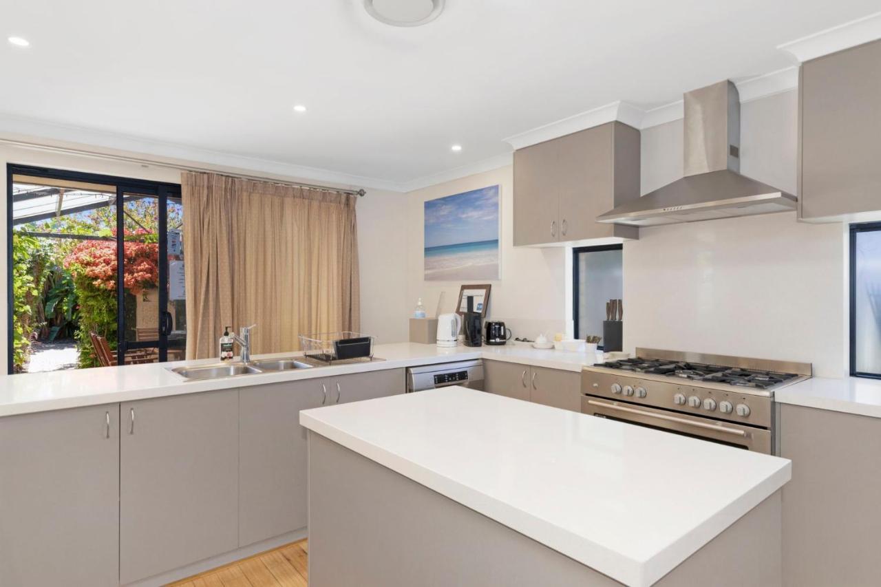 Baudins Of Busselton Bed And Breakfast - Adults Only Экстерьер фото