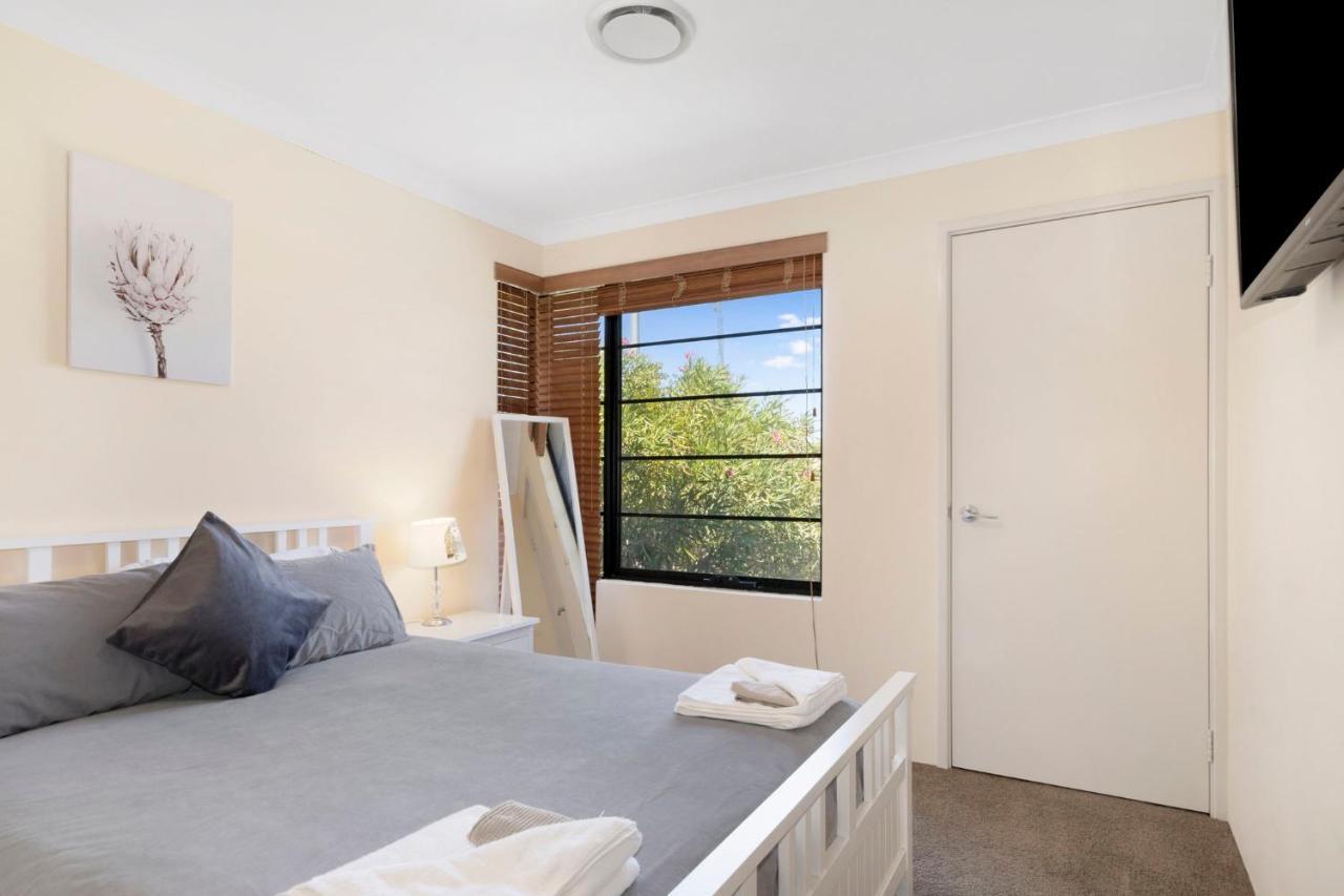 Baudins Of Busselton Bed And Breakfast - Adults Only Экстерьер фото