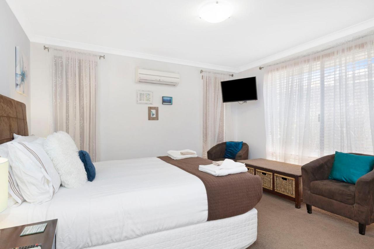 Baudins Of Busselton Bed And Breakfast - Adults Only Экстерьер фото