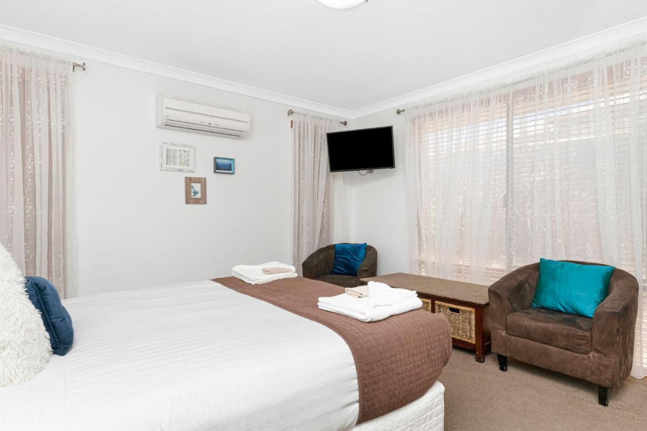 Baudins Of Busselton Bed And Breakfast - Adults Only Экстерьер фото