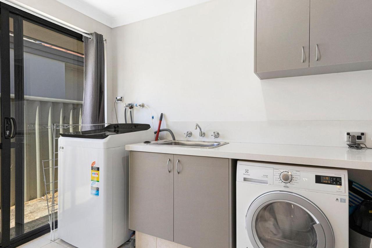 Baudins Of Busselton Bed And Breakfast - Adults Only Экстерьер фото