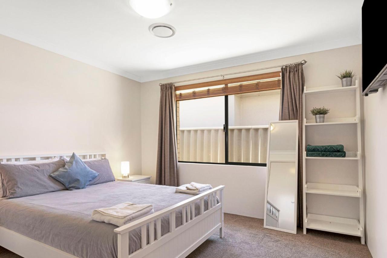Baudins Of Busselton Bed And Breakfast - Adults Only Экстерьер фото