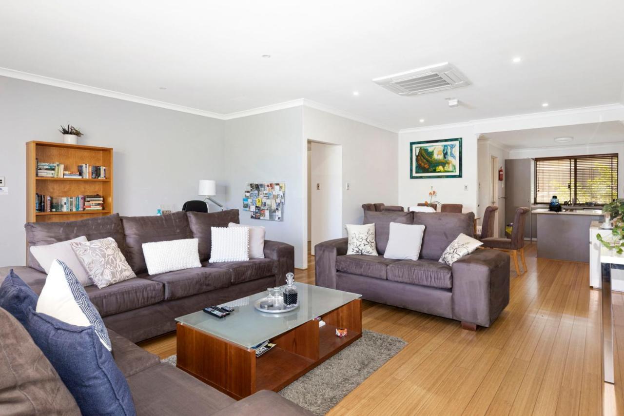 Baudins Of Busselton Bed And Breakfast - Adults Only Экстерьер фото