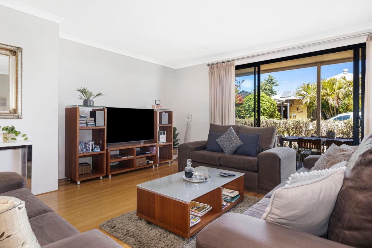 Baudins Of Busselton Bed And Breakfast - Adults Only Экстерьер фото