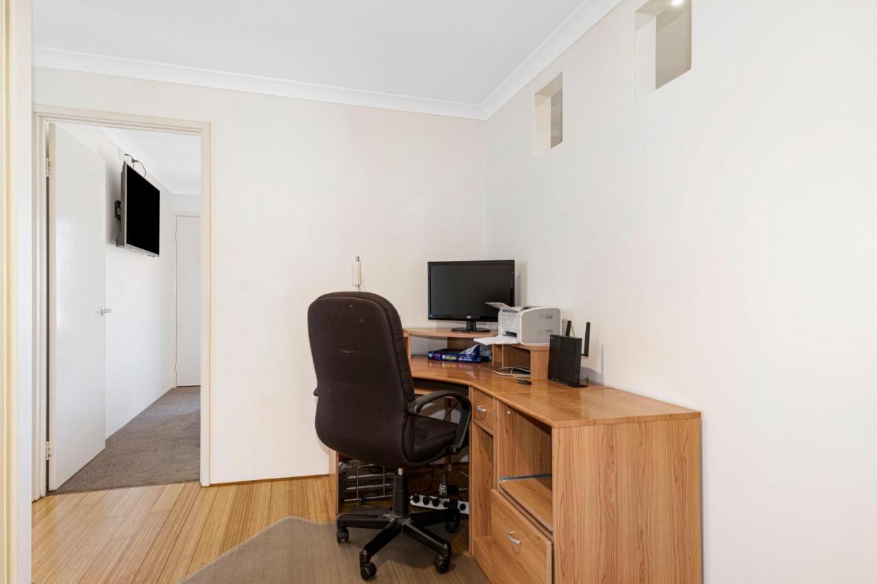 Baudins Of Busselton Bed And Breakfast - Adults Only Экстерьер фото