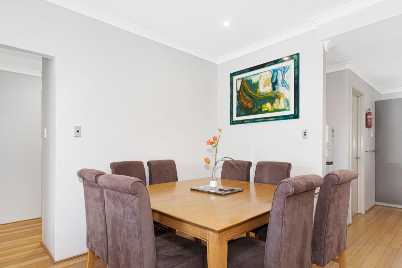 Baudins Of Busselton Bed And Breakfast - Adults Only Экстерьер фото