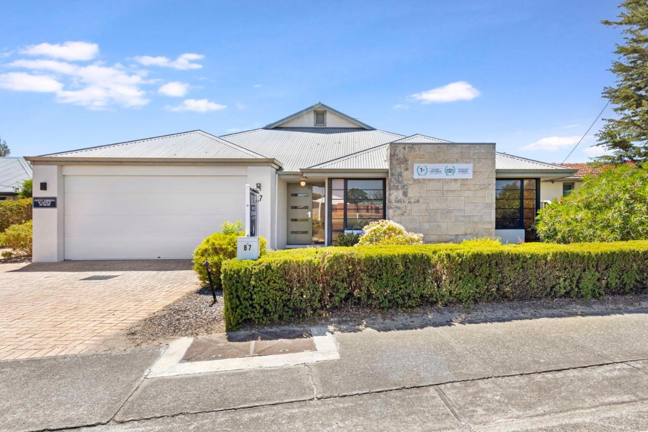 Baudins Of Busselton Bed And Breakfast - Adults Only Экстерьер фото
