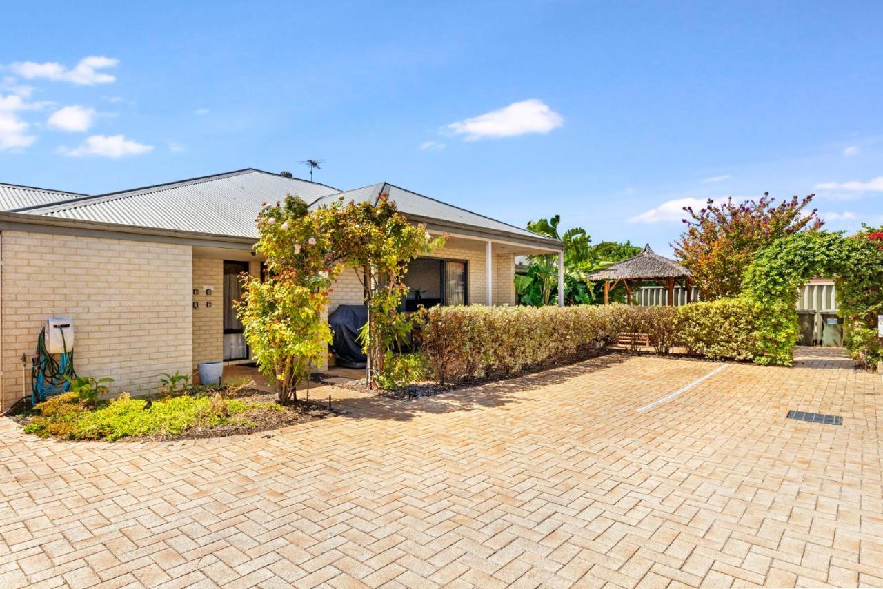 Baudins Of Busselton Bed And Breakfast - Adults Only Экстерьер фото