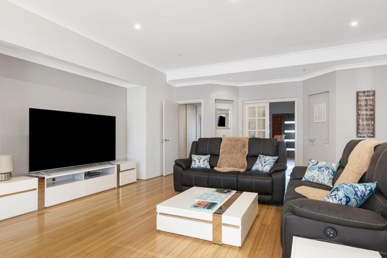 Baudins Of Busselton Bed And Breakfast - Adults Only Экстерьер фото