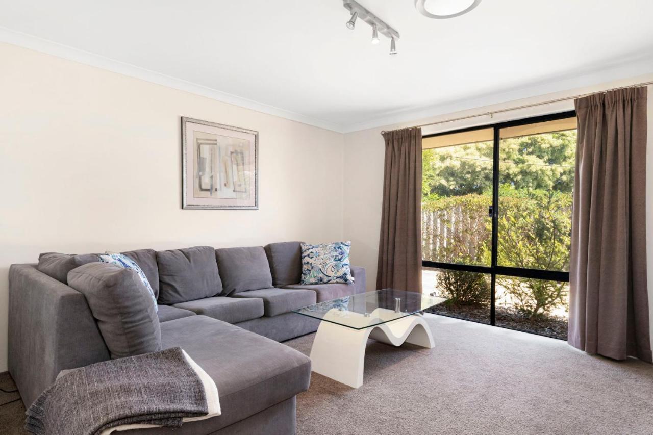 Baudins Of Busselton Bed And Breakfast - Adults Only Экстерьер фото