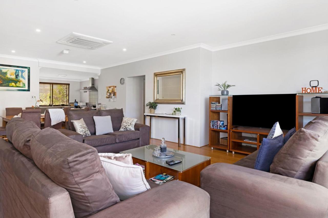 Baudins Of Busselton Bed And Breakfast - Adults Only Экстерьер фото