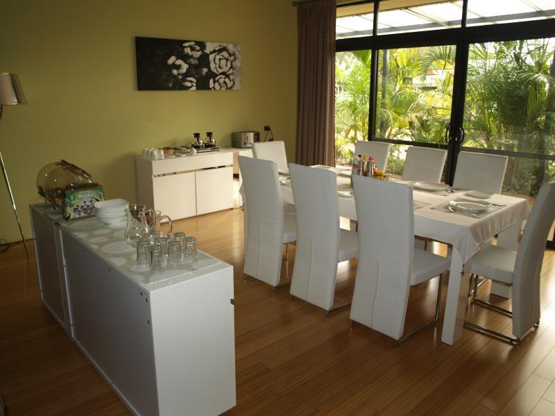 Baudins Of Busselton Bed And Breakfast - Adults Only Экстерьер фото